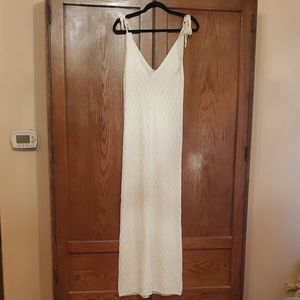 ZARA SIZE MEDIUM Elegant White Knit Maxi Dress